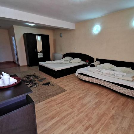 International Recola Motel Banesti Exterior photo